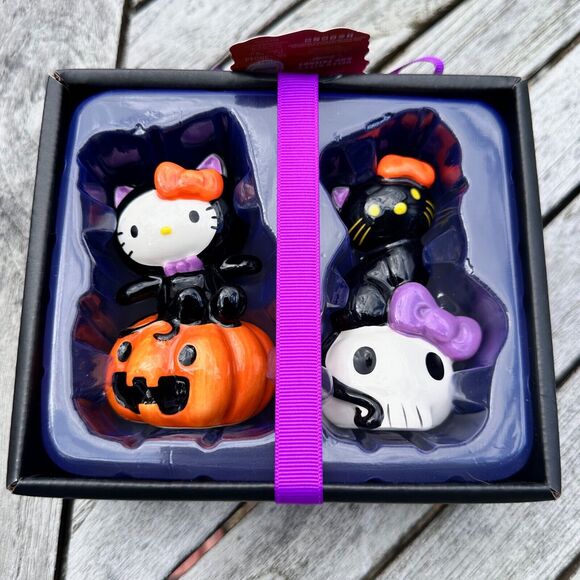 Blue Sky Hello Kitty & Friends Halloween Skull & Pumpkin Salt & Pepper Set 2024 - Picture 6 of 12